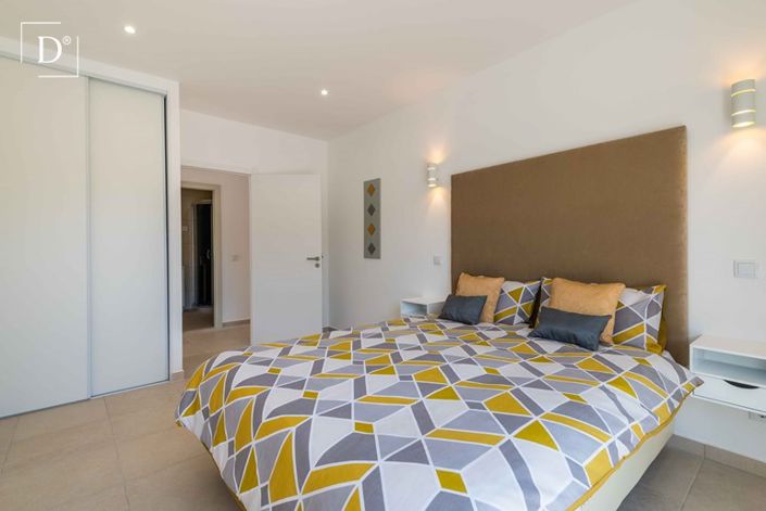 Image No.11-5 Bed Villa for sale