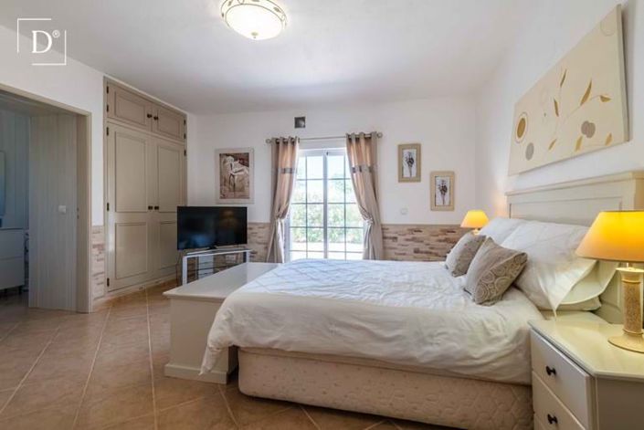 Image No.6-5 Bed Villa for sale