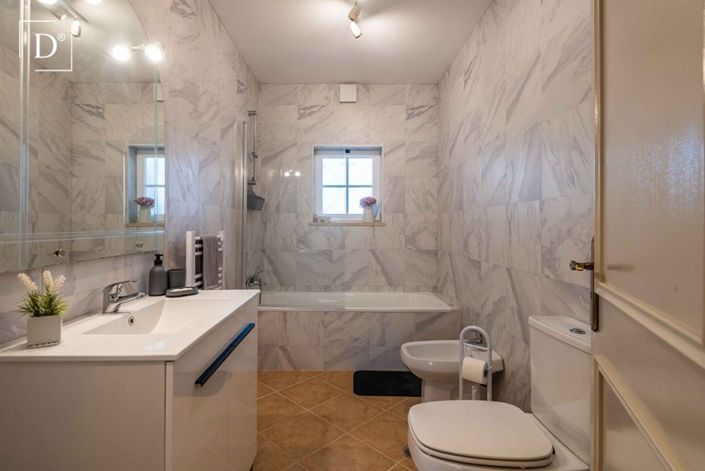 Image No.10-5 Bed Villa for sale