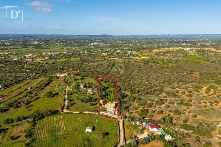 Image No.1-4 Bed Villa for sale