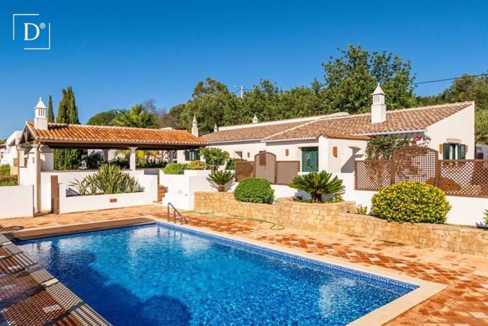 Image No.1-4 Bed Villa for sale