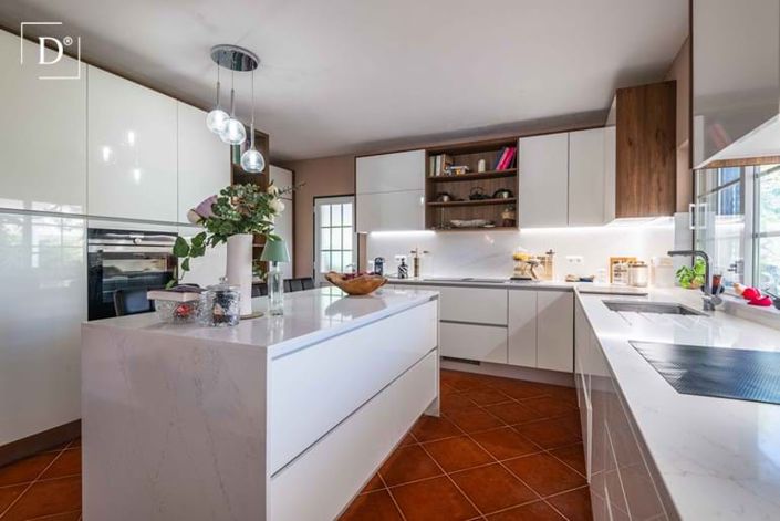 Image No.2-4 Bed Villa for sale