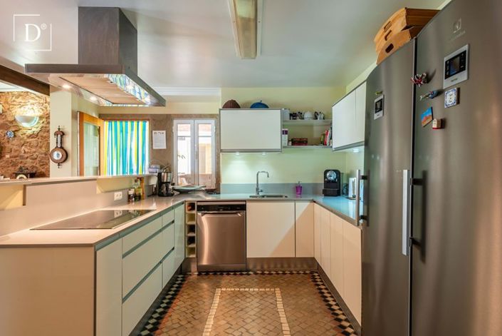 Image No.17-9 Bed Villa for sale