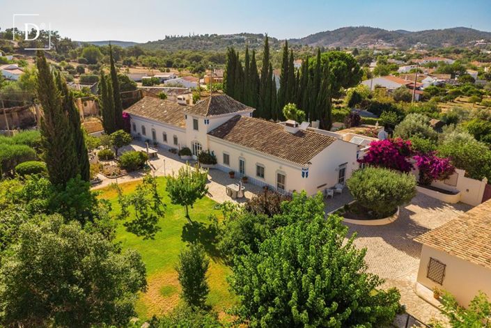 Image No.5-9 Bed Villa for sale