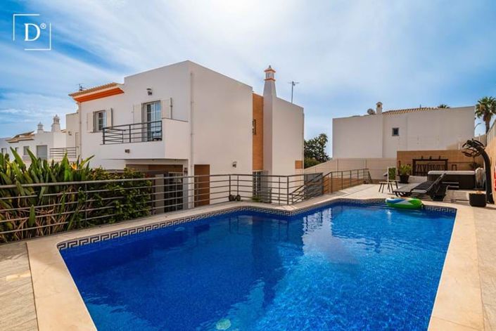 Image No.1-Villa de 4 chambres à vendre à Albufeira