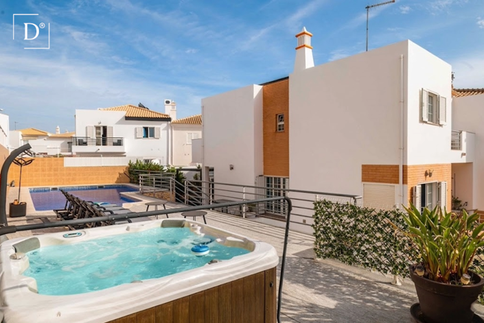 Image No.2-Villa de 4 chambres à vendre à Albufeira