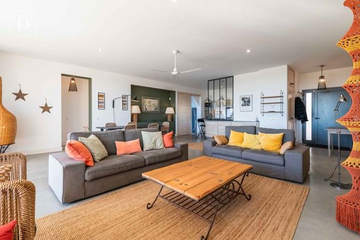 Image No.2-4 Bed Villa for sale