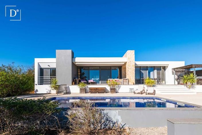 Image No.42-4 Bed Villa for sale