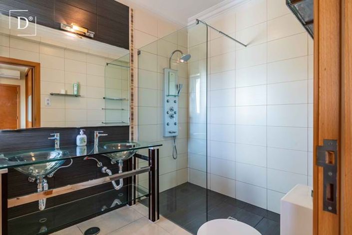 Image No.10-4 Bed Villa for sale