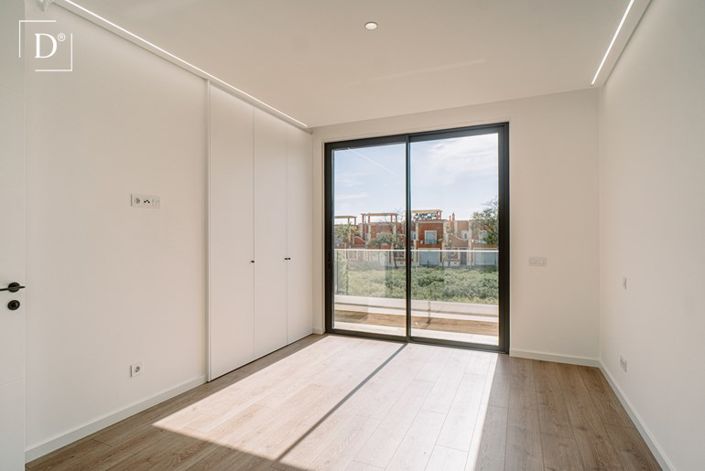 Image No.12-3 Bed Villa for sale