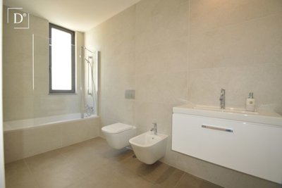 1-12368-a6143ebb3cb0547d86cbab874af8e5c603a53