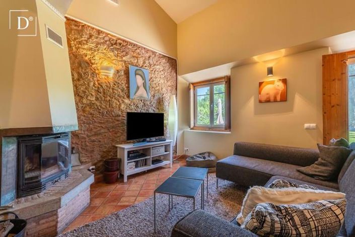 Image No.16-9 Bed Property for sale