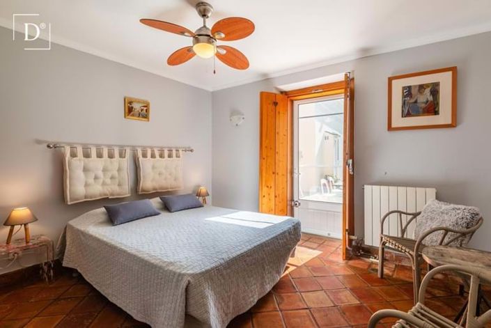 Image No.21-9 Bed Property for sale