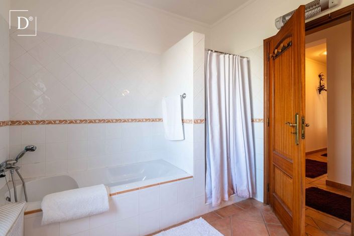 Image No.12-3 Bed Villa for sale