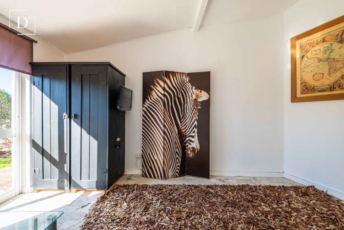 Image No.12-6 Bed Property for sale