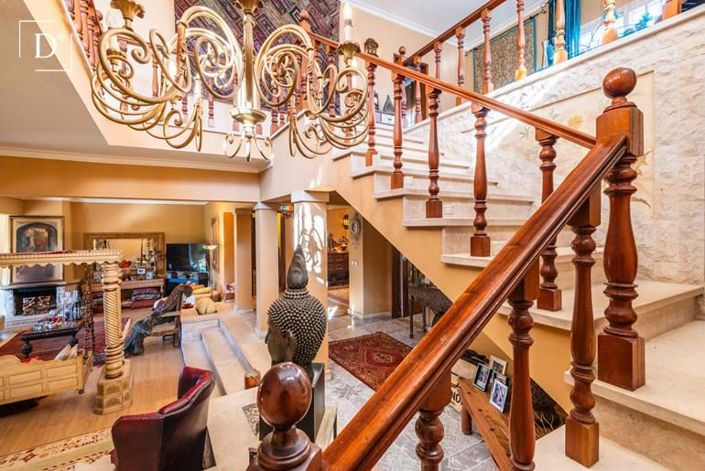 Image No.14-6 Bed Property for sale