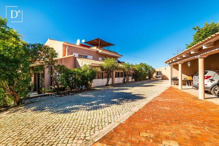 Image No.20-6 Bed Property for sale