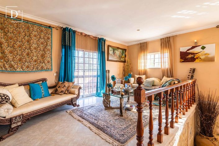 Image No.20-6 Bed Property for sale