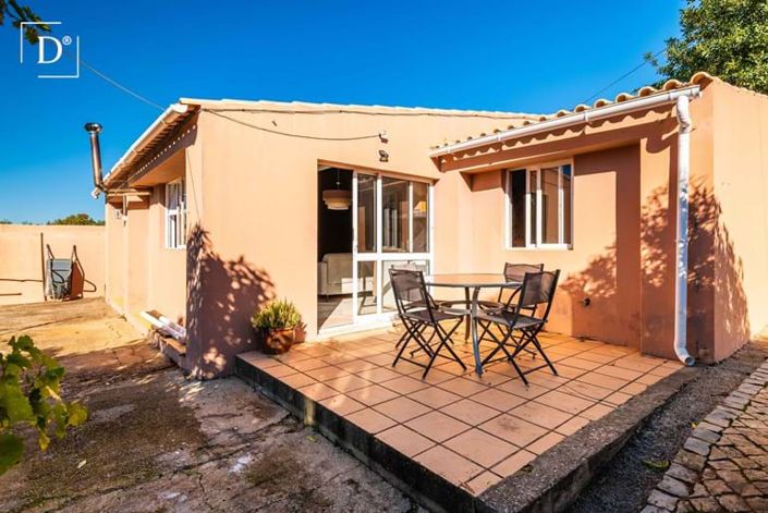 Image No.22-6 Bed Property for sale