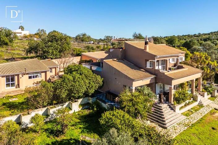 Image No.25-6 Bed Property for sale