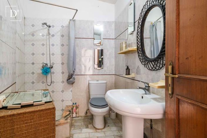 Image No.29-6 Bed Property for sale