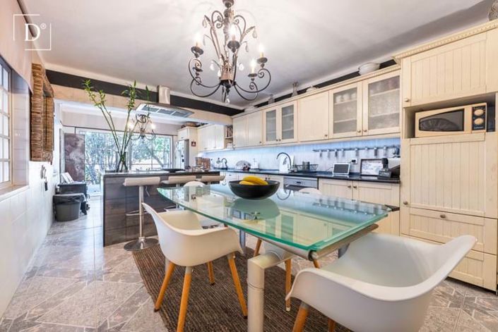 Image No.3-6 Bed Property for sale