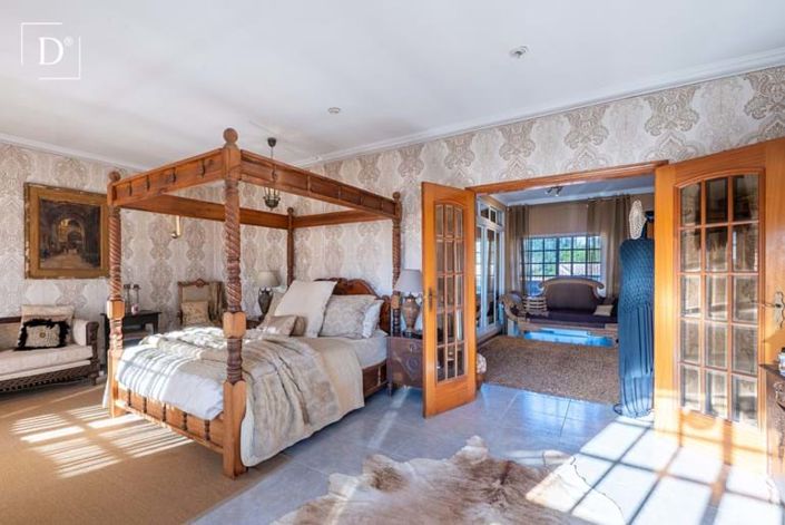 Image No.6-6 Bed Property for sale