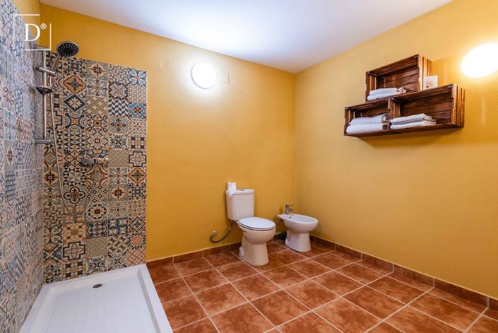 Image No.12-4 Bed Property for sale