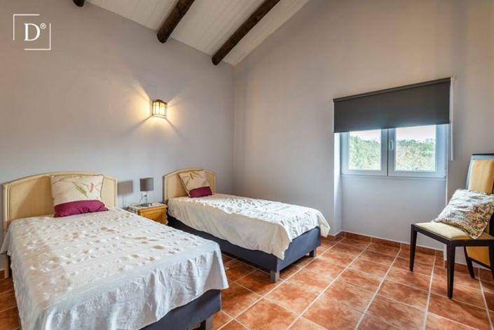 Image No.13-4 Bed Property for sale