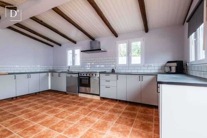 Image No.22-4 Bed Property for sale