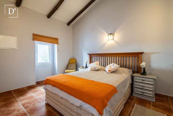 Image No.5-4 Bed Property for sale