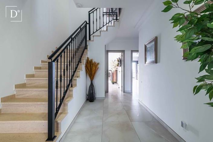 Image No.17-5 Bed Villa for sale