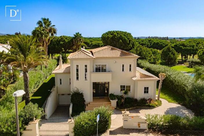 Image No.10-4 Bed Villa for sale