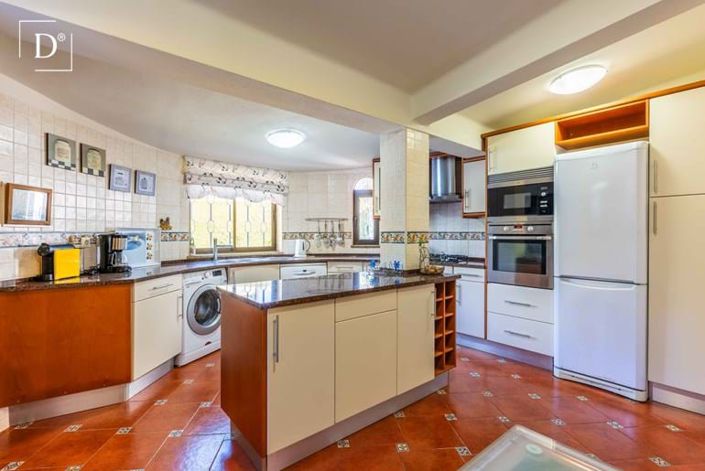 Image No.10-3 Bed Villa for sale