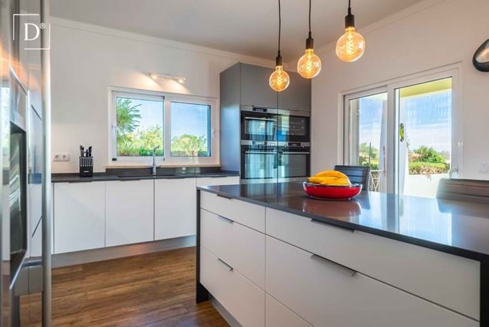 Image No.2-4 Bed Villa for sale