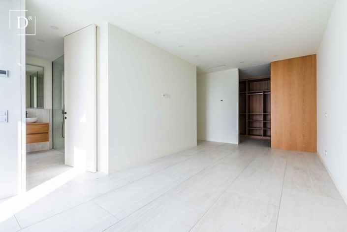 Image No.21-4 Bed Villa for sale