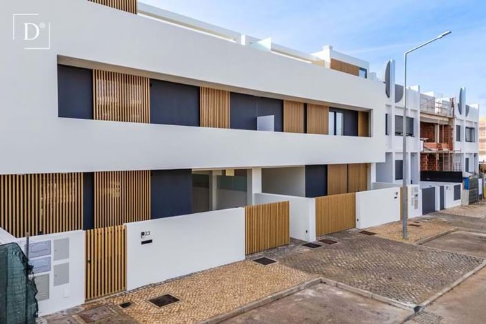 Image No.3-4 Bed Villa for sale