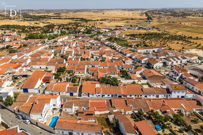 Image No.16-1 Bed Townhouse for sale