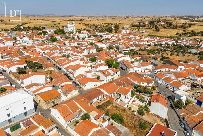 Image No.17-1 Bed Townhouse for sale