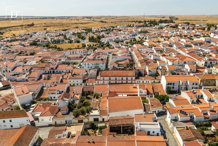 Image No.19-1 Bed Townhouse for sale