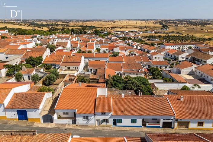 Image No.2-1 Bed Townhouse for sale