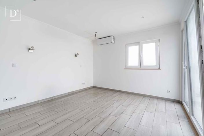 Image No.11-1 Bed Apartment for sale