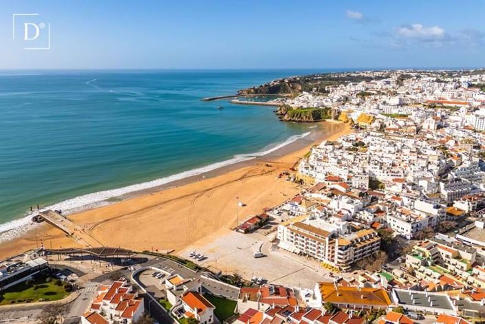 Image No.22-3 Bed Apartment for sale