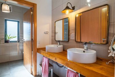 1-12508-a6143ebb3cb0547d86cbab874af8e5c603a53