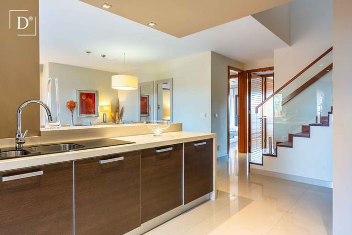 Image No.10-3 Bed Apartment for sale