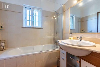 1-12516-a6143ebb3cb0547d86cbab874af8e5c603a53