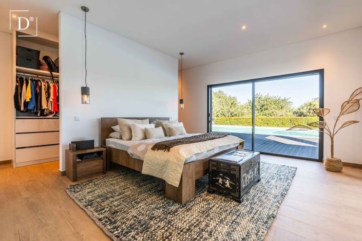 Image No.12-4 Bed Villa for sale