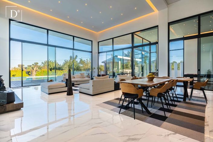 Image No.2-4 Bed Villa for sale