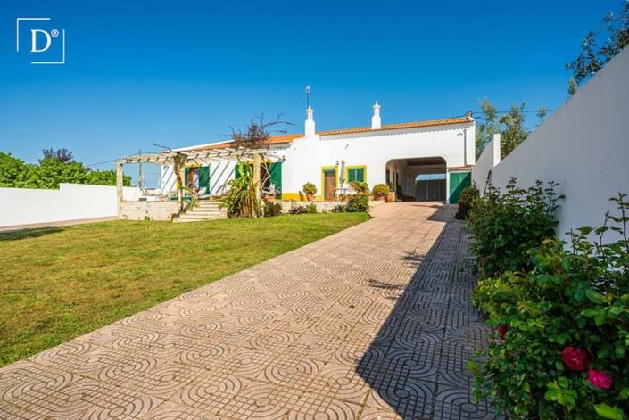 Image No.2-3 Bed Villa for sale