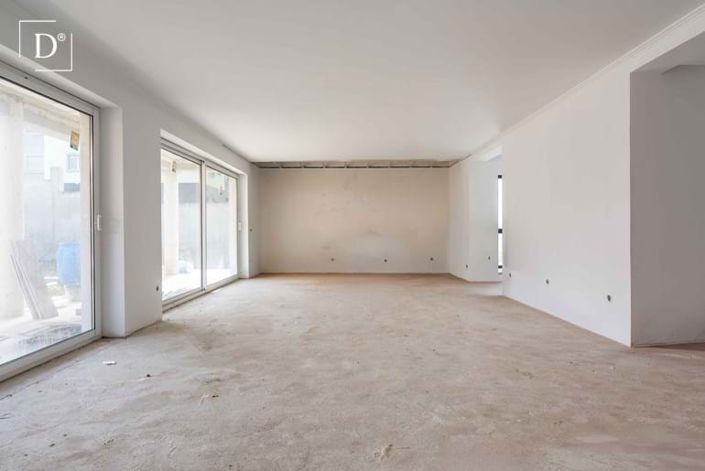 Image No.12-3 Bed Villa for sale